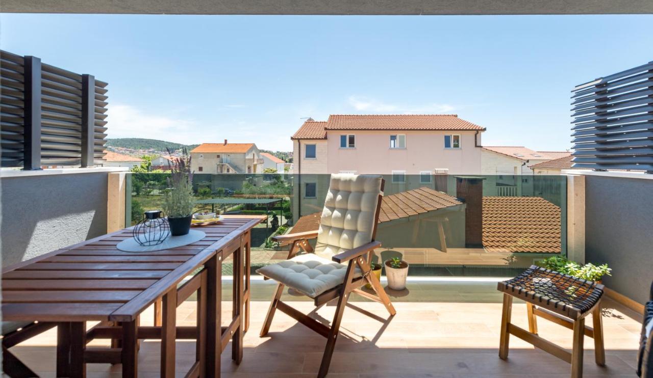 New And Chic Place Near Old Town Of Trogir Exterior photo