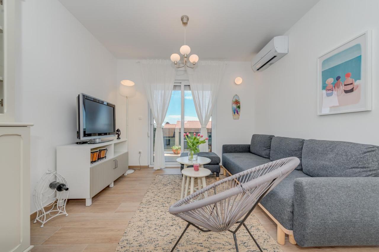 New And Chic Place Near Old Town Of Trogir Exterior photo