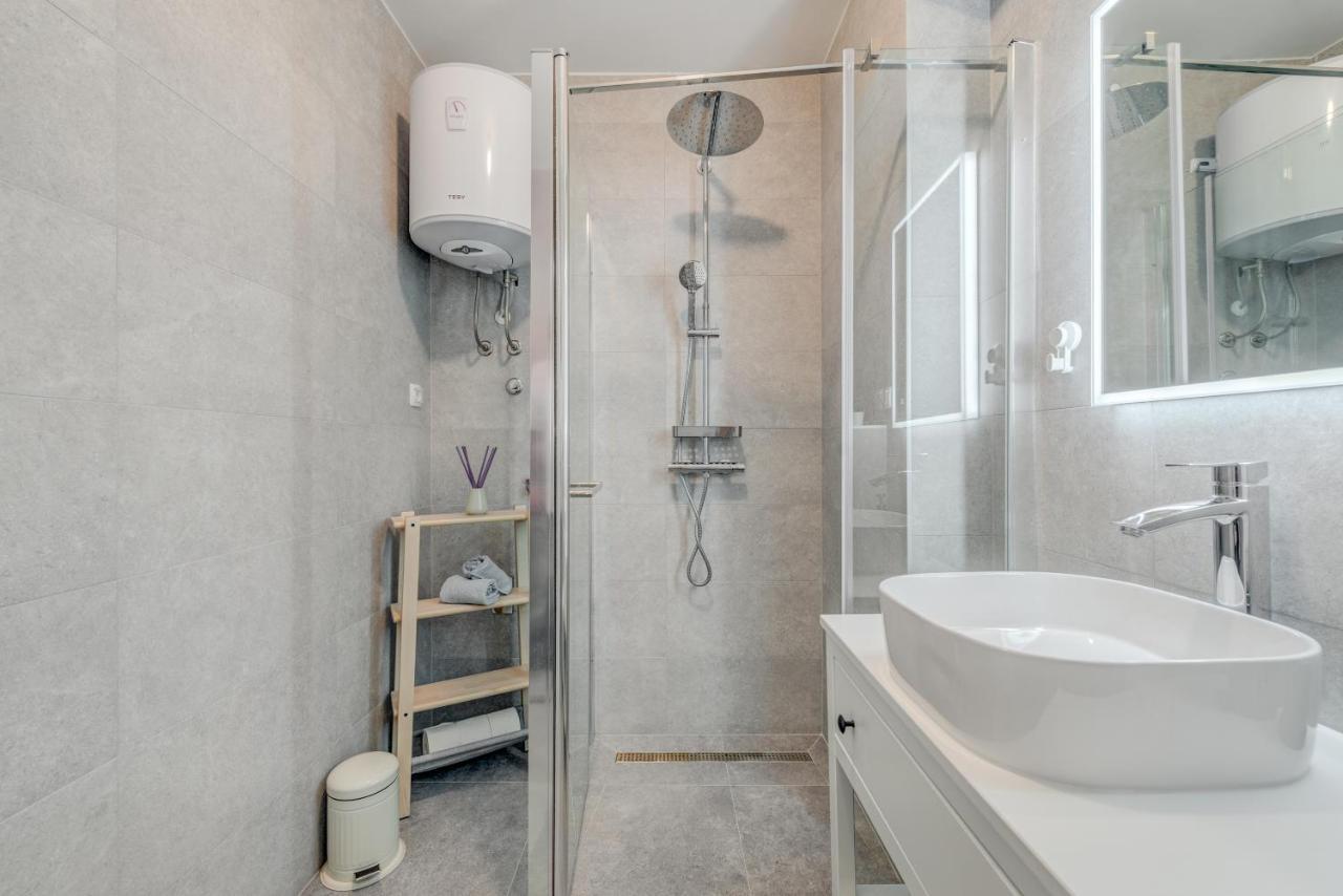 New And Chic Place Near Old Town Of Trogir Exterior photo