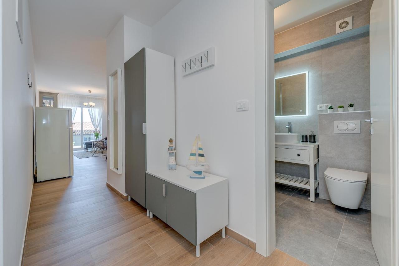 New And Chic Place Near Old Town Of Trogir Exterior photo